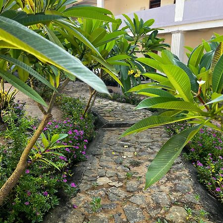 Santa Maria, Trivandrum - An Airport Boutique By The Sea Bed & Breakfast Thiruvananthapuram Bagian luar foto